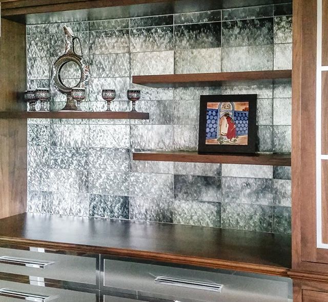 conceptiitile's tweet photo. Everyone needs a gorgeous bar for entertaining! 🍸✨#tilestore #tiledesign #tileinstallation #innovativetile
Check out our article about choosing your bar backsplash... https://t.co/kjdyNH0tcT https://t.co/CetfBH6spB https://t.co/wtrBm7Fja0