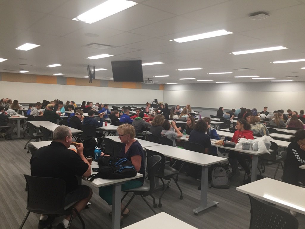 PathwaysYCDSB's tweet photo. Almost 100 students from @SNS_ycdsb and @gsdycdsb attending the @humbercollege Experience Day. Participating in the #Horticultural, #Arborist, #MediaandTechnology Programs. https://t.co/XMimTSmx4e