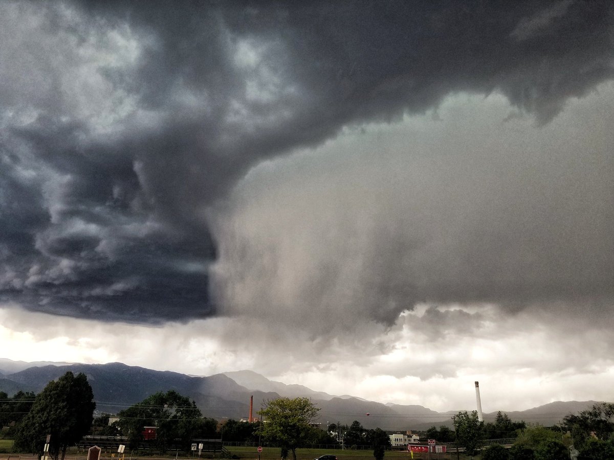Divine_Exposure's tweet photo. Those #colorado storms 😍

#StormHour #ThePhotoHour #clouds #coloradolive #earthcapture #earthandclouds https://t.co/5IcJRDoztv
