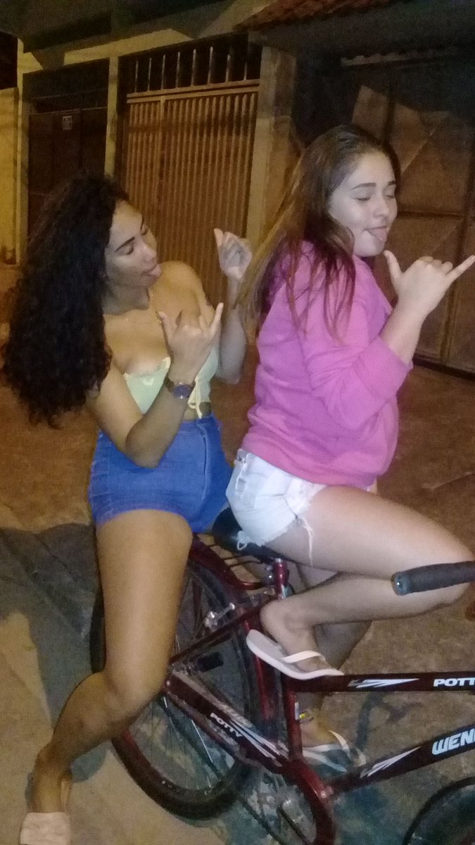 geoo_crvg's tweet photo. Ela é muito minha 10/10❤👭
#repostei https://t.co/KOwcFOHWkB