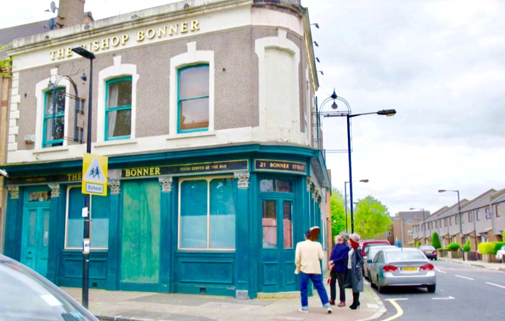 sanshui596's tweet photo. Back where it all began, Chas n Dave at The #BishopBonner #pub in #BethnalGreen.#london
#ChasandDave an English #poprock #duo, #creators & #performers of a #musicalstyle labelled #rockney, mixing pub #singalong, #musichall #humour, #boogiewoogie #piano & #preBeatles #rocknroll". https://t.co/ZlWtGmb7ab