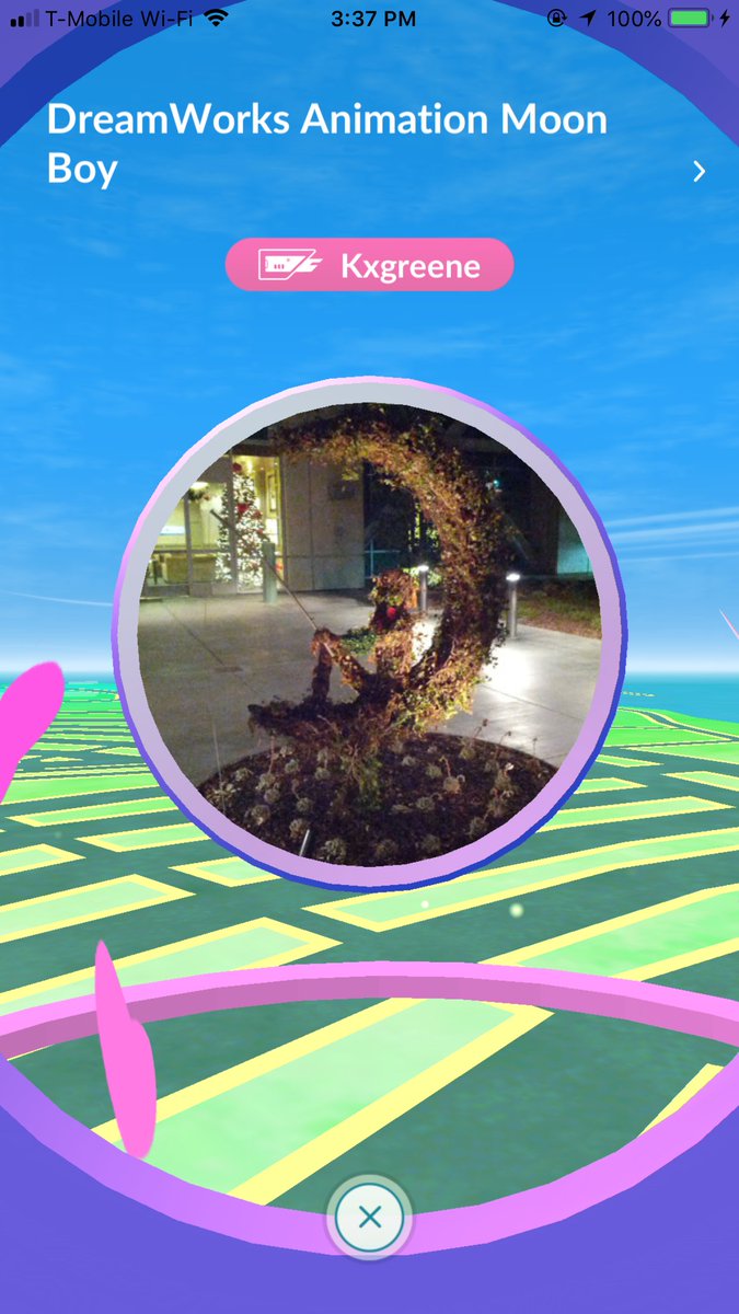 aprilrxu's tweet photo. I wish there is a chat function in the app, so I can find whoever are playing in the office building and go raid together, like I want to talk to Kxgreene RIGHT NOW! #PokemonGO @NianticLabs https://t.co/05vgIfjxQC