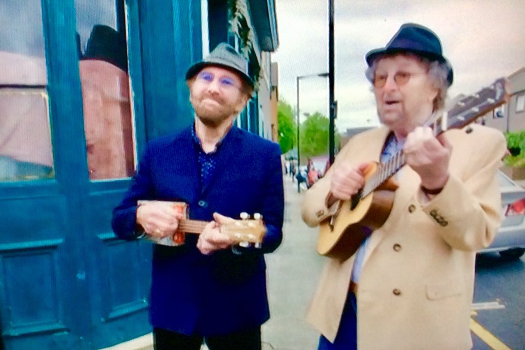 sanshui596's tweet photo. Back where it all began, Chas n Dave at The #BishopBonner #pub in #BethnalGreen.#london
#ChasandDave an English #poprock #duo, #creators & #performers of a #musicalstyle labelled #rockney, mixing pub #singalong, #musichall #humour, #boogiewoogie #piano & #preBeatles #rocknroll". https://t.co/QpUNPGo4Ao
