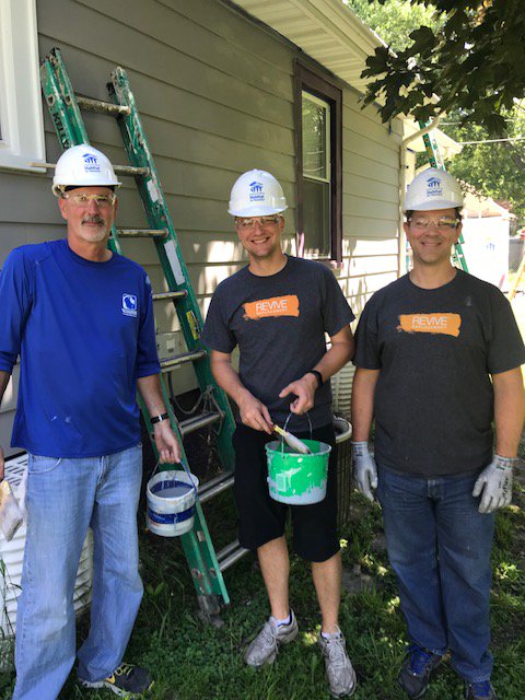 Windsor_Windows's tweet image. Windsor team members had a great time helping on a Habitat for Humanity project in Des Moines, Iowa this past Thursday and Friday. This was just one of many Habitat projects that Windsor has been involved in through the years!
#MakingADifference #WorthwhileWork
