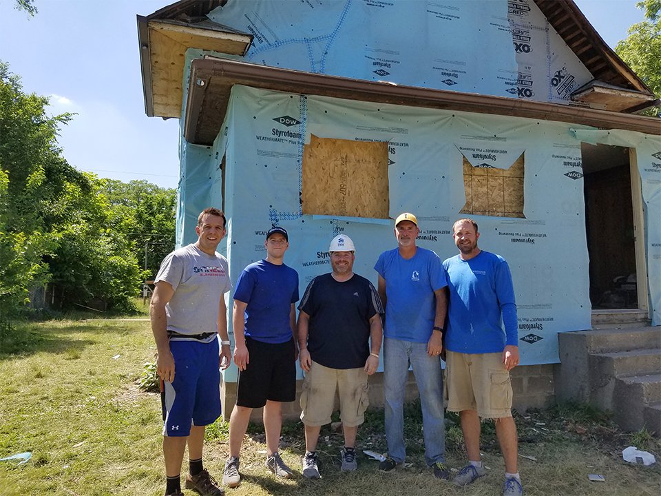 Windsor_Windows's tweet image. Windsor team members had a great time helping on a Habitat for Humanity project in Des Moines, Iowa this past Thursday and Friday. This was just one of many Habitat projects that Windsor has been involved in through the years!
#MakingADifference #WorthwhileWork