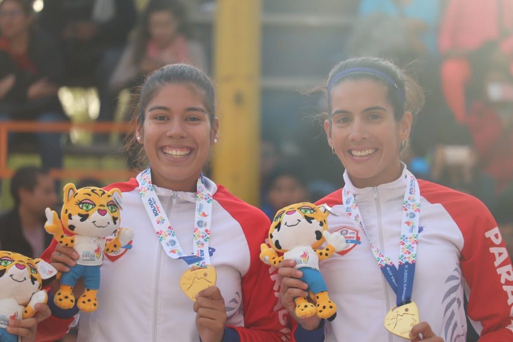 negrishaaa's tweet photo. TE AMO PARAGUAY!!! Somos ORO suramericano!!! 🥇🇵🇾🏐🤩 https://t.co/CovWc2BvQD