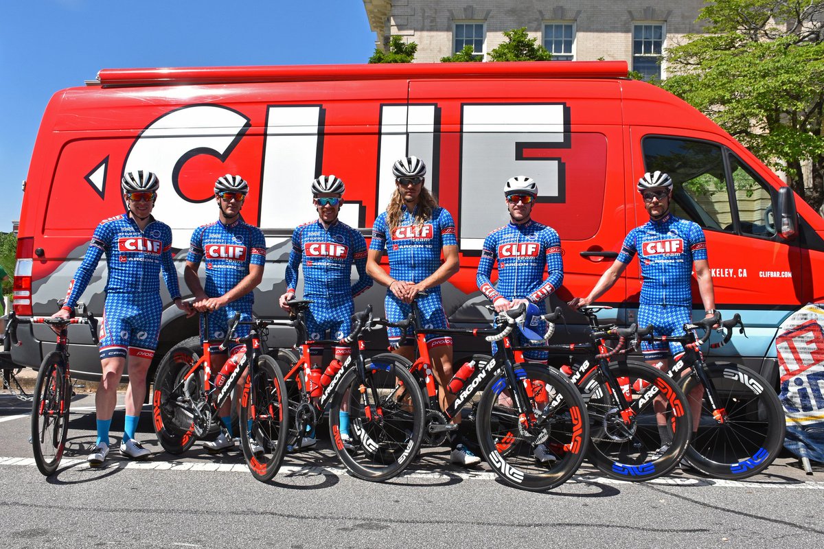 StetinasPaydirt's tweet photo. Can you say personal sherpas!? The @TeamClifBar squad will ride both routes, jerseys stuffed with @clifbar goods, for you. If you need ANYTHING, ask them. A long pull might cost you extra;) #conquerMtRose #packlight #feedyouradventure #neutralsupport #prospectride https://t.co/aye3zXutST