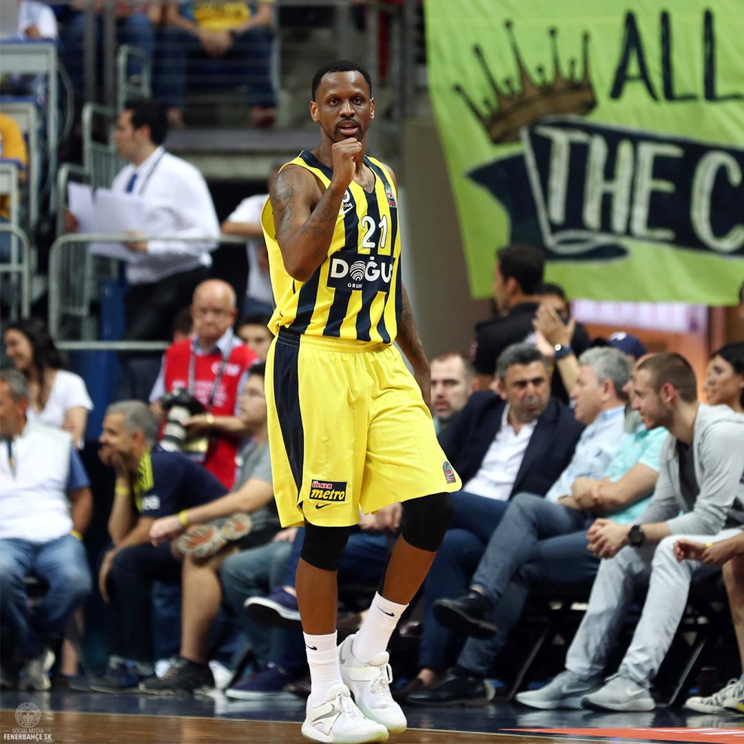 Fenerbahce's tweet photo. Günaydın Büyük #Fenerbahçe Ailesi! https://t.co/WjknShH1fA