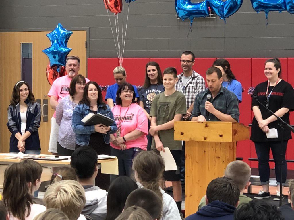 JerryLPutt's tweet photo. I love it when all of us together recognize the great work of our scholars! #FCMSR4 https://t.co/DTGix1y5r1