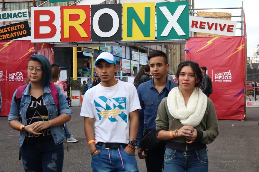 CSCUN's tweet photo. Las miradas construyen nuevos espacios. Estamos aprendiendo a mirar el Bronx. #RedescubriendoElBronx #LaCUNEnElBronx https://t.co/vsSkgZaWpz