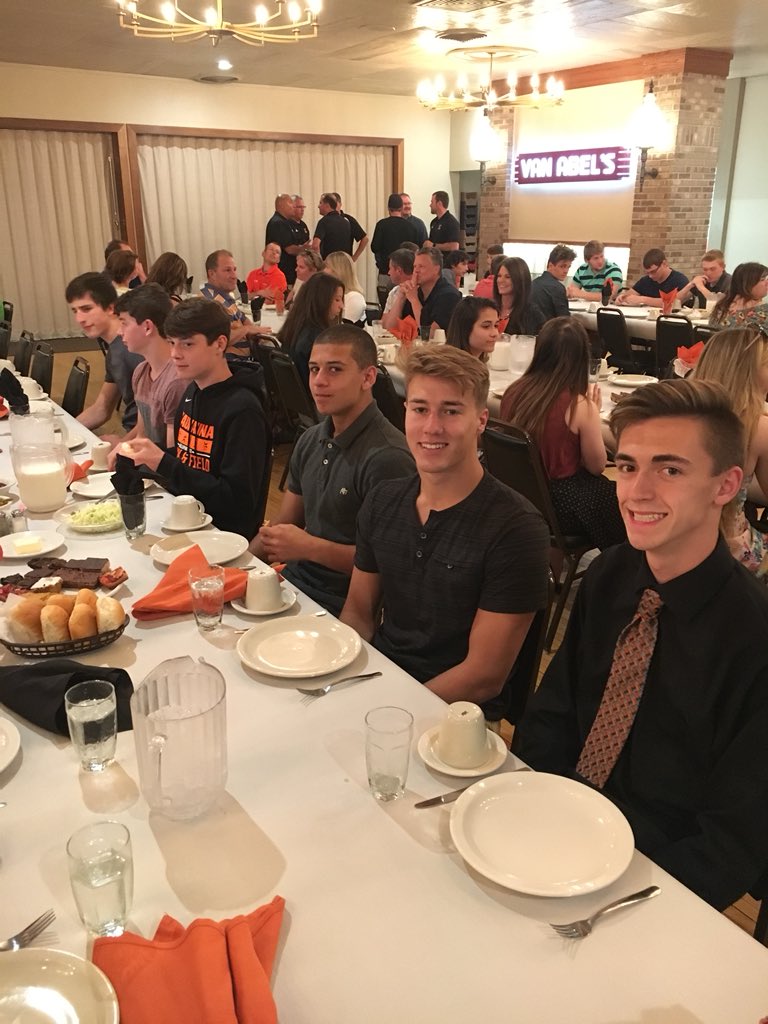 #KaukaunaStrong <a href="/KaukaunaTrack/">Kaukauna Track</a> <a href="/kaukgirlstrack/">Kaukauna Girls Track</a>