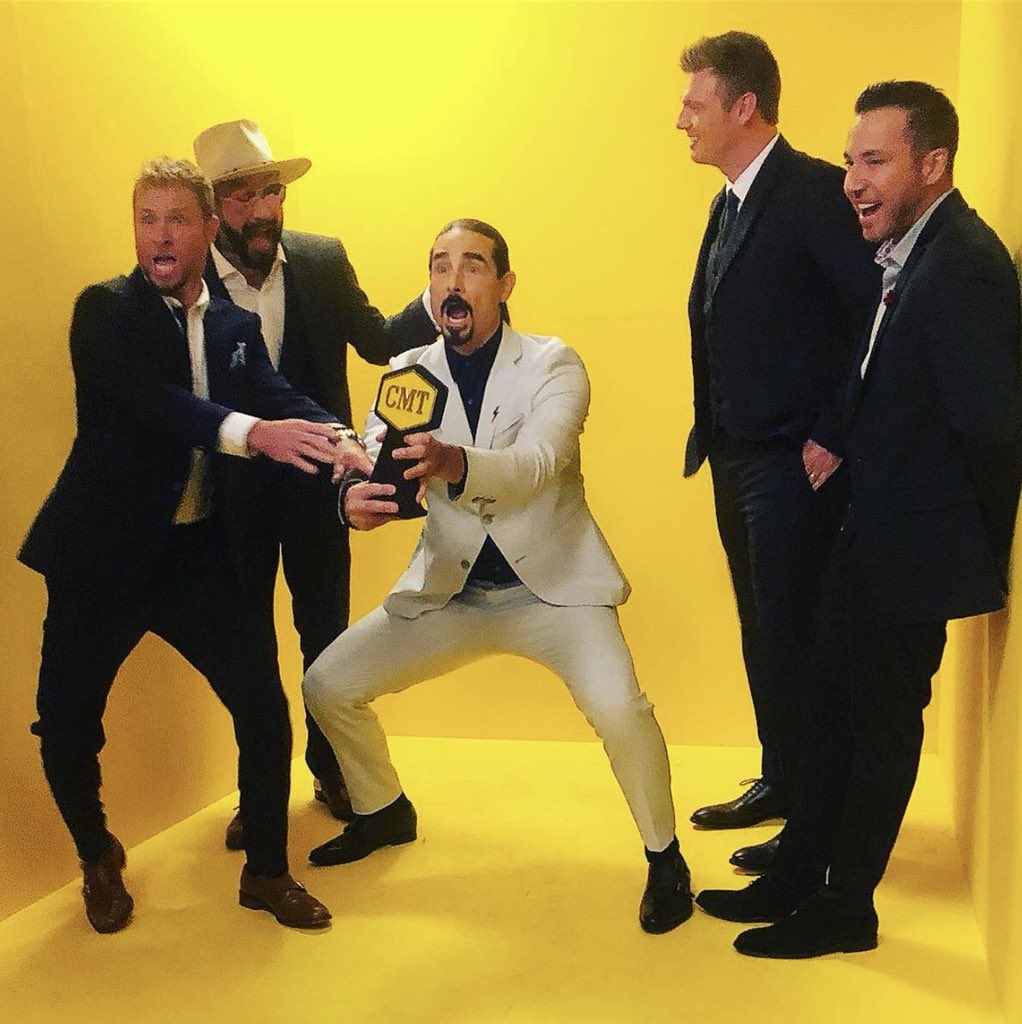 LB_BSB1989's tweet photo. I told God I didn’t want to be a grown up anymore... now the @backstreetboys are winning awards and you can buy tamagotchis in stores... #itsasign #imakidagain #besttimeoflife #nevergrowup https://t.co/JMET6YQXi8