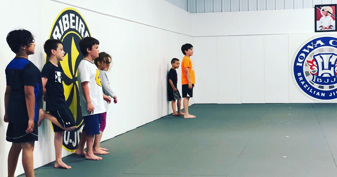 IowaCityBJJ's tweet photo. Facing the firing squad for the first round of #jiujitsudodgeball #ribeiriojiujitsu #ribeirojiujitsuiowacity #icbjj #6blades #iowacity #coralville #northliberty #cedarrapids #marion https://t.co/xM4f35ALlr