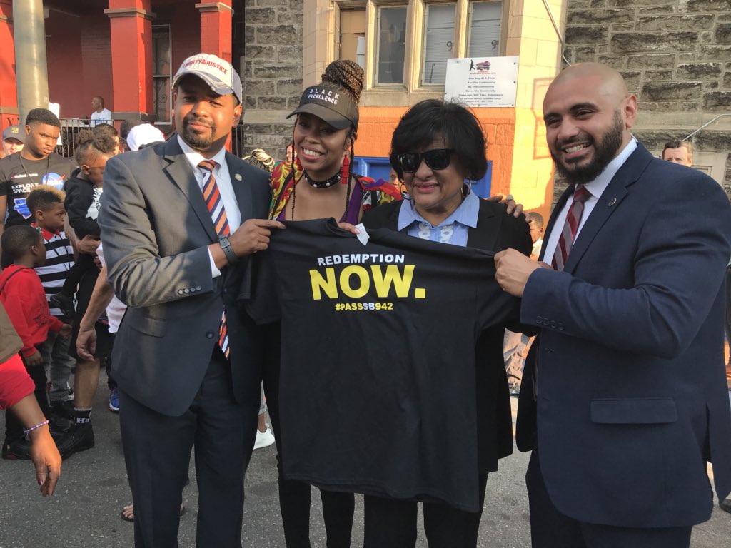 SenSharifStreet's tweet photo. #Happeningnow Community Concert and Redemption Rally Part II w/ @originalodaat AND @GovernorTomWolf #PASSSB942 #RedemptionNOW https://t.co/duXlW2G0j7