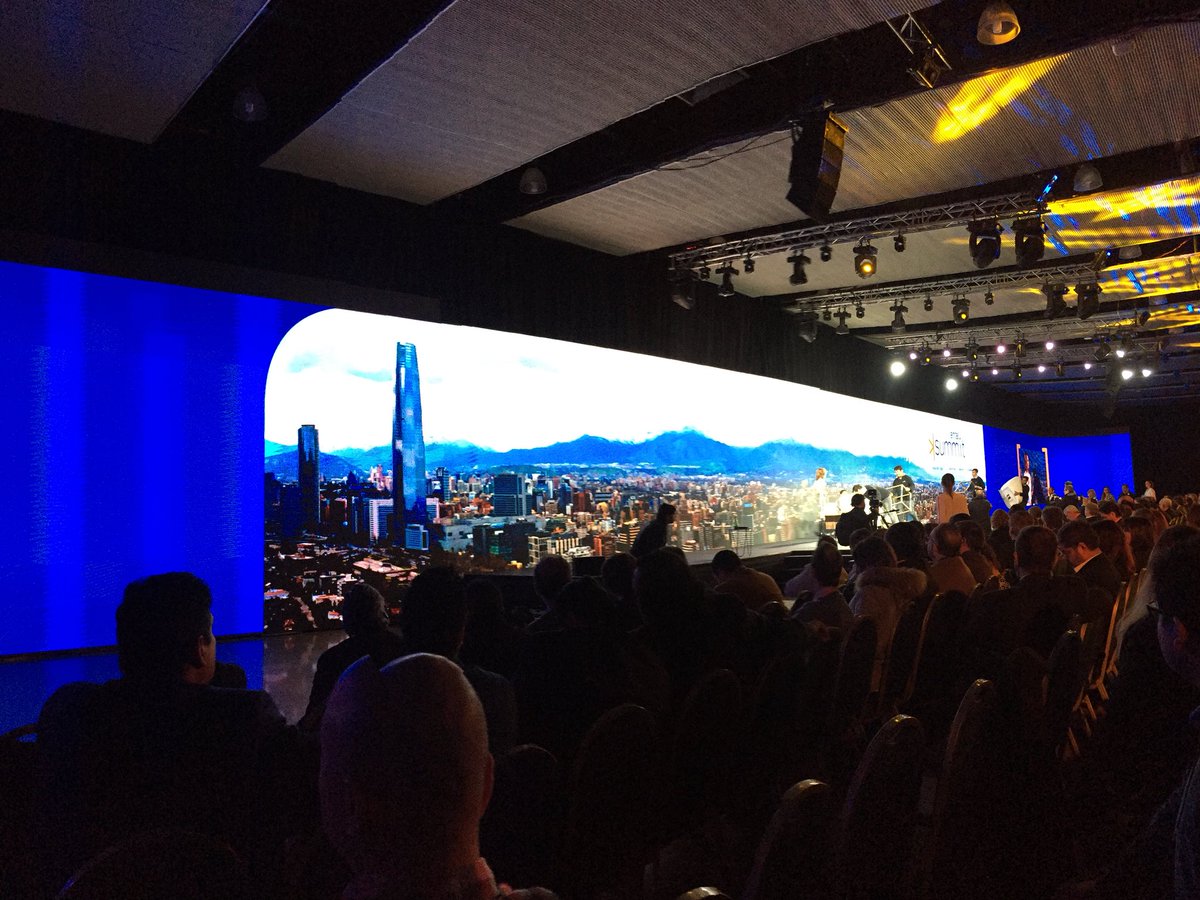 miradajustaCL's tweet photo. En el #EntelSummit2018 conociendo las tendencias mundiales en #tecnología digital, Internet de las cosas, salud digital, conectividad, redes virtuales y mucho más! La 4ta Revolución Industrial está aquí!!
@IngemedicaSpA @CENSChile @Snabb_cl @saludmasdesarro https://t.co/2J0YRGwGBv