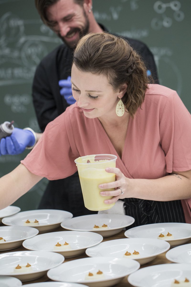 TeachKitchenSTL's tweet photo. We have a few more spots in this Saturday's Cake Decorating 101 with Chef Meaghan Coltrain. This lady knows what she is doing - it's not too late to reserve your spot! https://t.co/pq1xRxBjbT https://t.co/BE7E7HKXhR