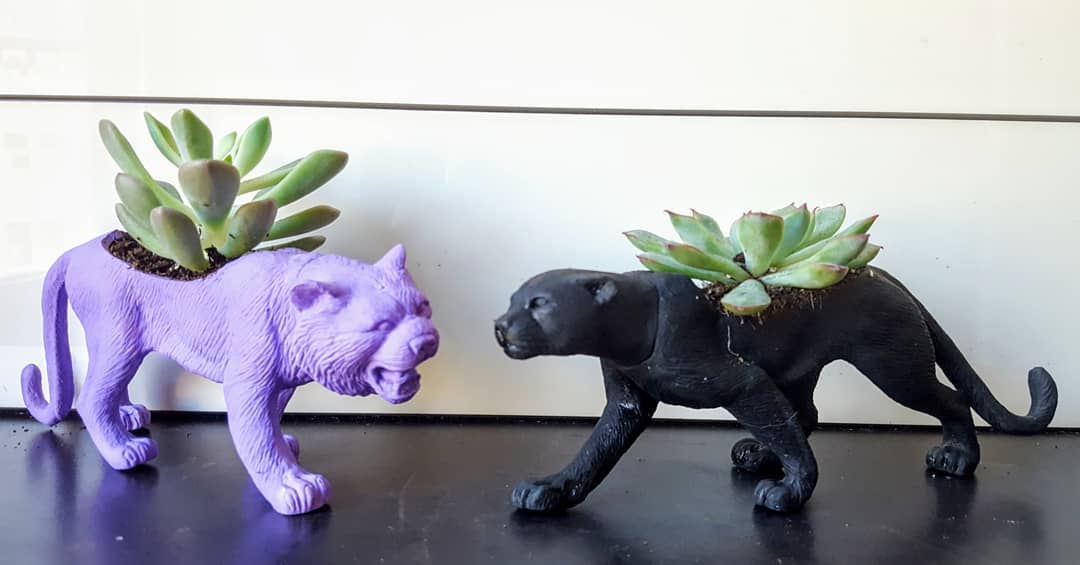 NiceMarkets's tweet photo. @GriselArt will be at the market Saturday 30 June 11am-4pm at St Silas
#dino #griselillustrations #dinosaur #upcycle #recycled #ecofriendly #greendesign #reuse #reduce #NiceMarkets #Kelvinbridge #Kelvingrove #KelvingrovePark #WestEndofGlasgow #Glasgow #Scotland #sustainability https://t.co/9SyGCed6Pt