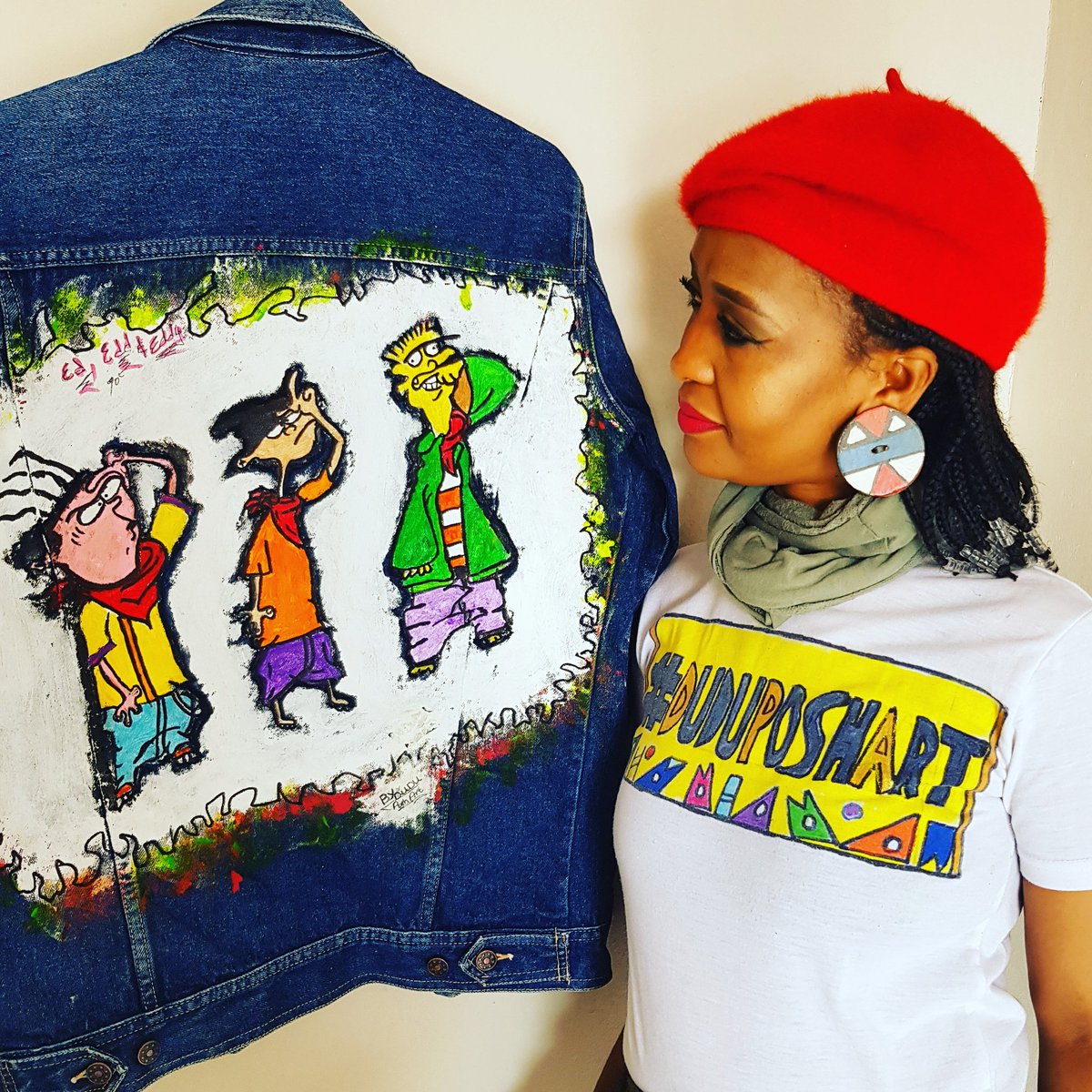 duduWagaG's tweet photo. Art by 📞 0662038225 #Cartoonart #Customiseddenimjacket #OOTD #FemalePainter from #Bloemfontein #FreeState #SouthAfrica #CustombyDudu #Art #Cartoons #Denim #Ipaintedthis #ededdedy #Cartoons #90skidsremember https://t.co/gVkkHEafCw