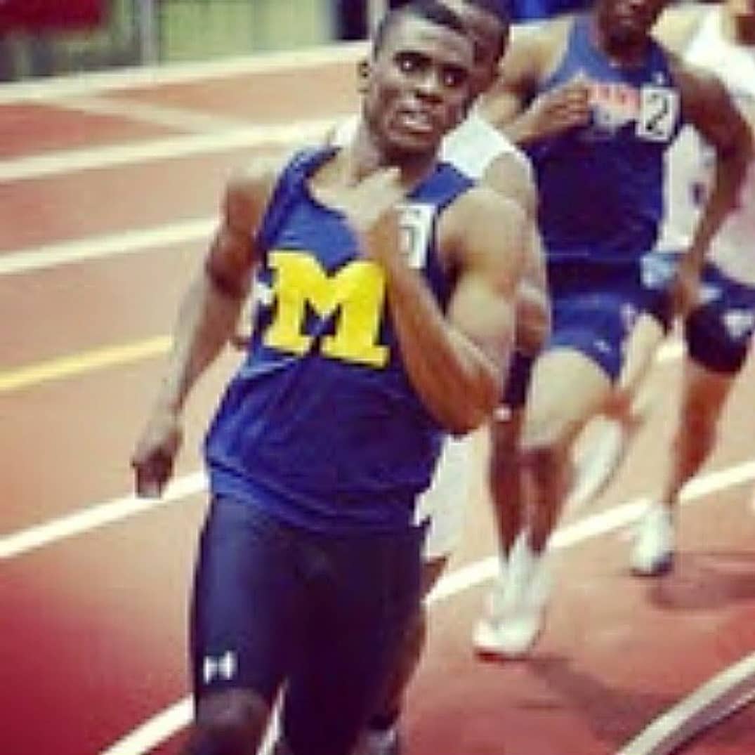 MountToday's tweet photo. Check out these "vintage" #MountTrack photos shared by some of our alums in honor of #GlobalRunningDay. 🏃💪👟 #TBT #ThrowbackThursday #MountPride https://t.co/q9efHjQwb7
