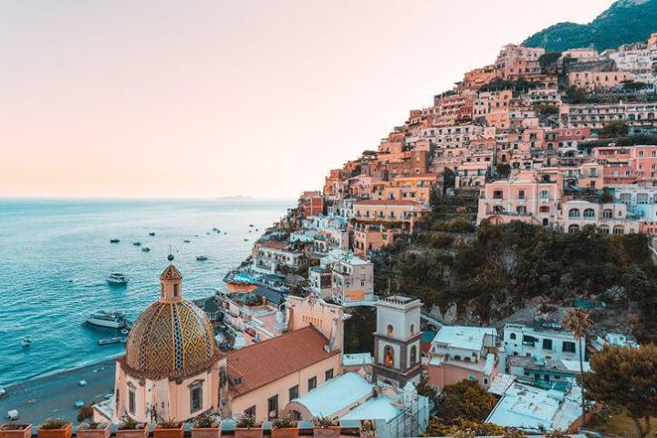 Reiseguiden's tweet photo. Er Positano like vakkert i virkeligheten som på bilder? 💕 
https://t.co/JU6RewnCVB https://t.co/BZ6YDjA8dq