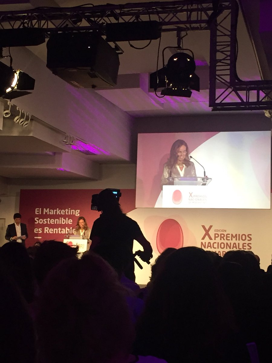 LydiaPGR's tweet photo. En la X Edición de lo Premios Nacionales de Marketing en el Hipódromo de la Zarzuela. En una gala cuya temática central es “El Marketing sostenible es rentable” https://t.co/CGwUMg0DZJ