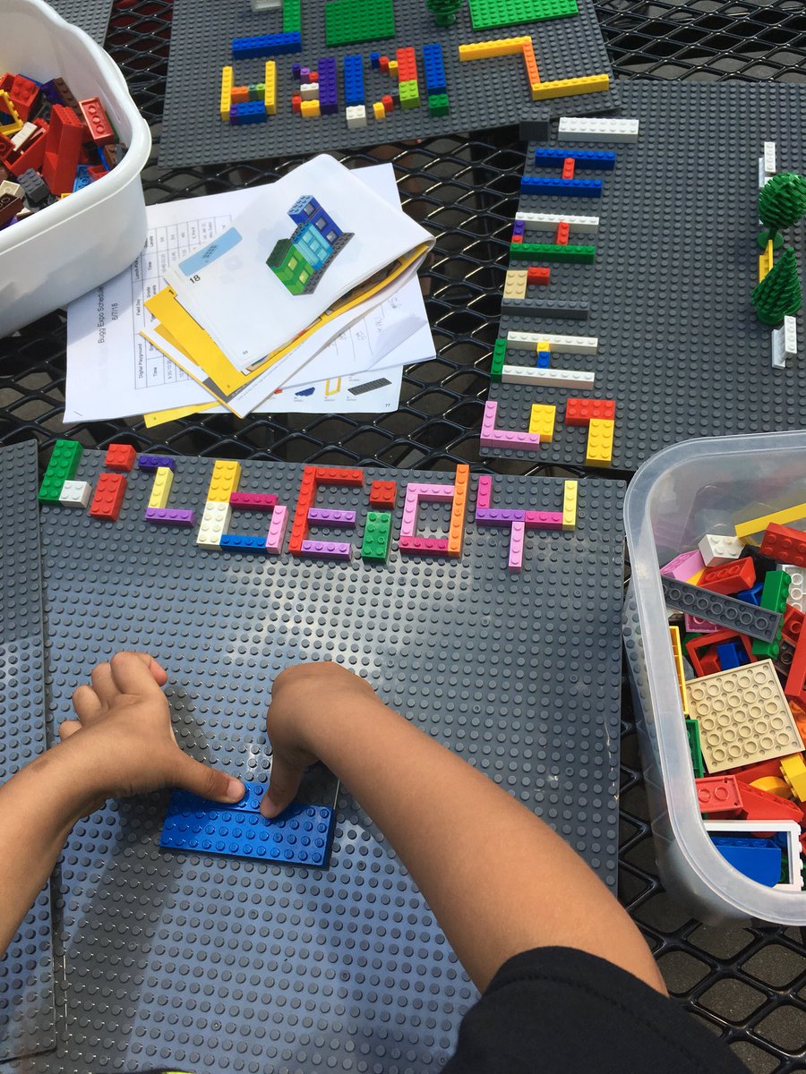 Legos challenge at #Bugg expo <a href="/BuggMagnet/">Bugg Magnet Elementary School</a> <a href="/Dbennett2D/">Mr.Bennett</a>