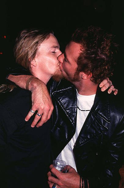 Happy 51st birthday to Stone Temple Pilots drummer Eric Kretz! 