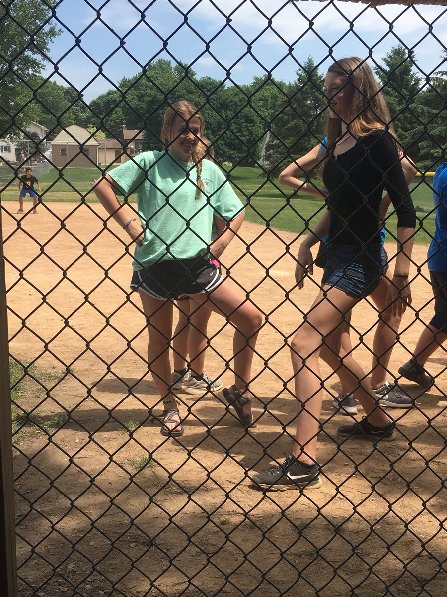 GroehlerEnglish's tweet photo. What do you do when there is no internet, no books, no desks, and no air?? Go to the park and play kickball!! And do a @KwikTrip run!  #bmsbears #8thgrade #GroehlerColemanFinneyoutinthefirstround #byronbears https://t.co/HEjVkeA1na