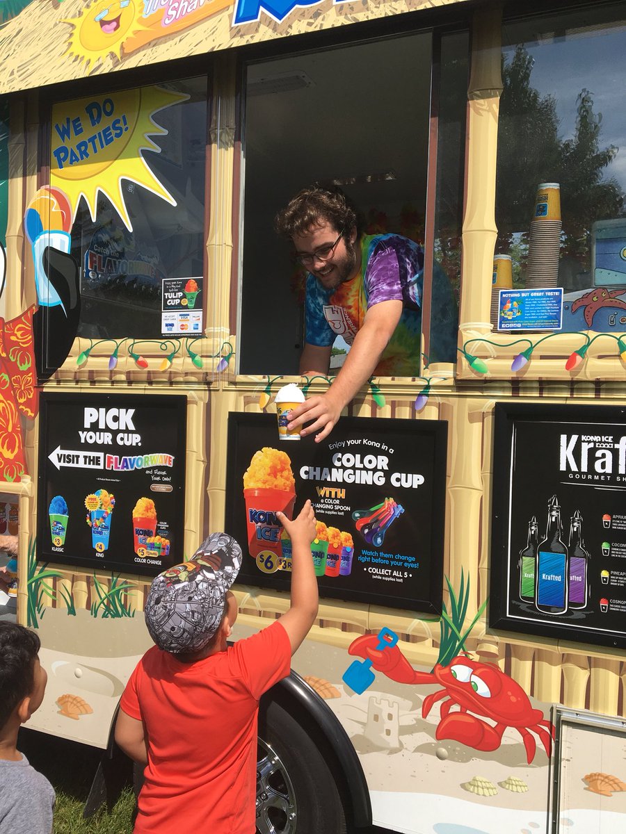 BantingBobcats's tweet photo. Happy Last Day of School! #konaice #watertag #lastdayofschool #gobobcats https://t.co/OBlDEsc9r0