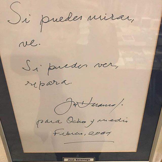 portugu_es's tweet photo. #Saramago en 8½ #librería #manuscrito https://t.co/q7jqacNPm0 https://t.co/gjPnFTMkdc