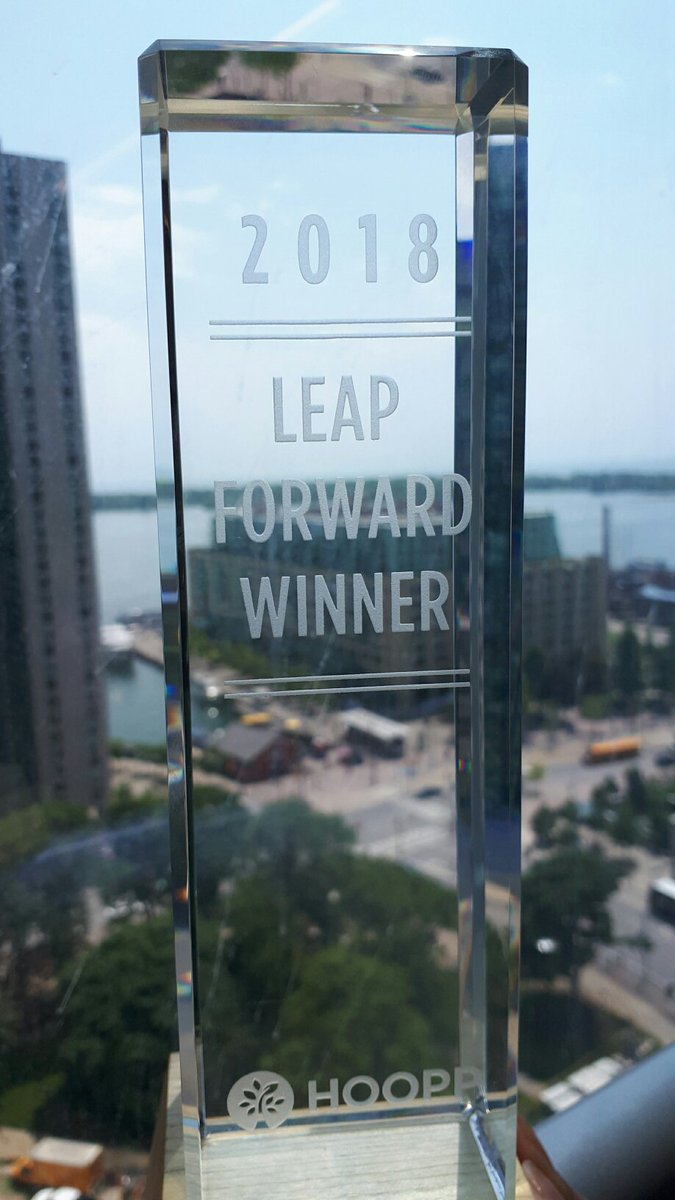 OneYorkSt's tweet photo. @OneYorkStreet won the LEAP Forward Pitch for its Circular Food Waste Project at @HOOPP’s #2018LEAP Awards, which recognizes outstanding sustainability performance. The project will reduce its carbon footprint, control waste disposal costs, and give back to the community. https://t.co/pgcHdLUwyA