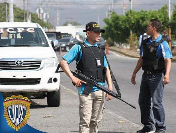 7 personas son detenidas por diversos delitos en Mérida.
instagram.com/p/Bju_lHqBBgM/…