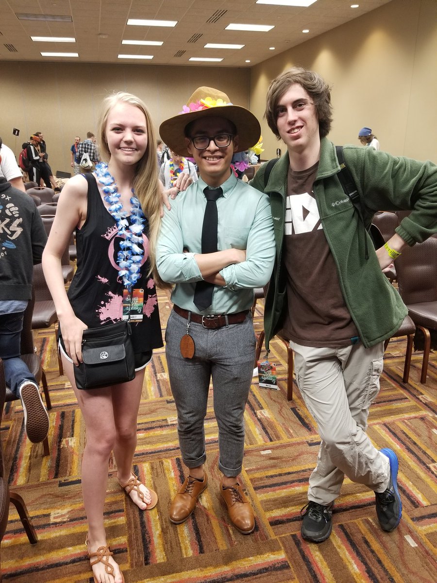 Deireaper's tweet photo. Late post, but here we are ladies and gents my personal top 4 favorite pictures from this lan (since Twitter won't afford me any more ha.) This will be my last lan for a while, but thank you for making it a memorable one~ Twitlonger inbound later on! Love ya guys #SNS4 https://t.co/K9Xi7fy7mO