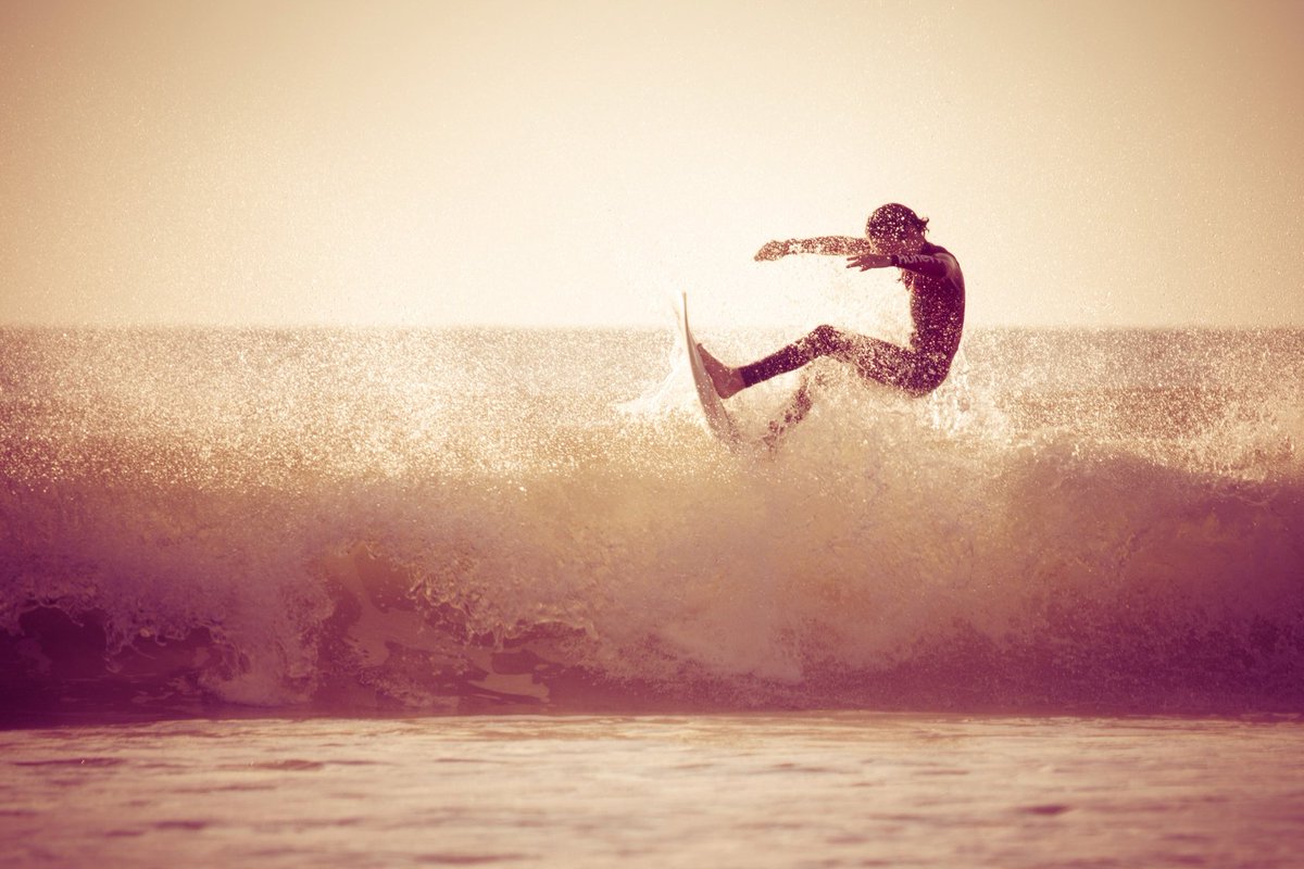 Oahucom's tweet image. With the fantastic waves, Oahu has, it’s hard not to want to ride the waves! Different areas in Oahu have a variety of wave sizes.
#surfing #vacationrentals #beach #vacation #holiday #summertime #surfer #oahu #hawaii