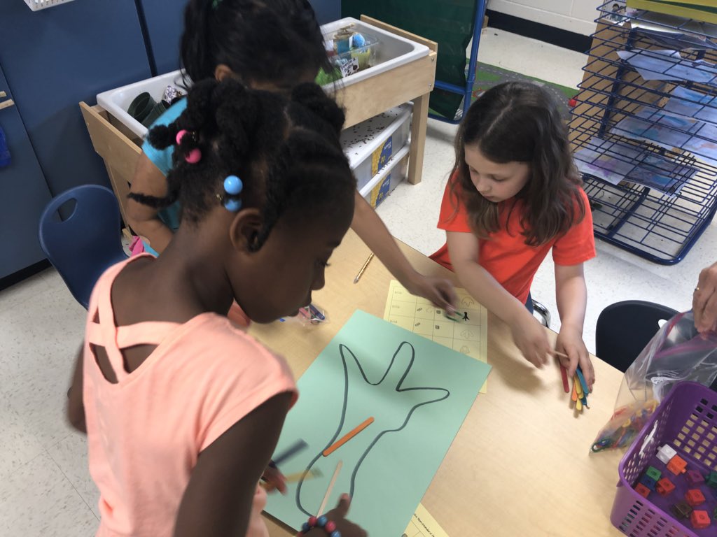 MrsMaysK's tweet photo. We can measure dinosaur feet! @FerndaleEarlyEd #AACPSAwesome #ECEJoy https://t.co/vxPhGc1kqA