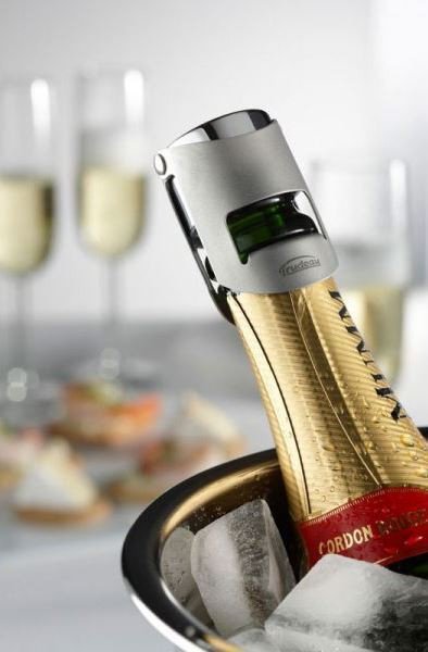 chefs_edge's tweet photo. Keep the bubbles in! Stylish and functional Sparkling Wine Stopper by Trudeau.  Easy to use, fits securely, and slowly releases pressure when you reopen the bottle. Stainless Steel $8.99 boxed. #okanagan #winelover  #Sparkle https://t.co/8Dd3oZJJjx