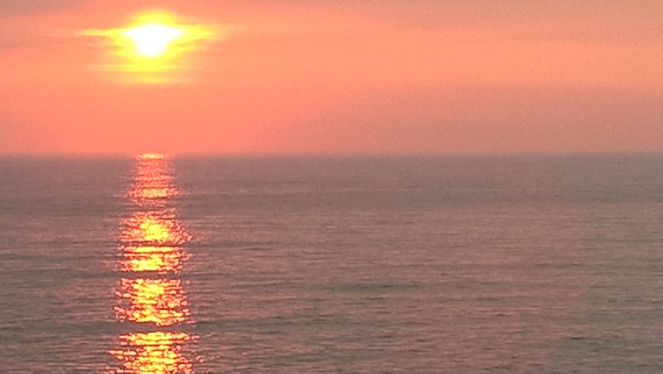 Weekend just round that corner. #cornwall #sunset #godrevy