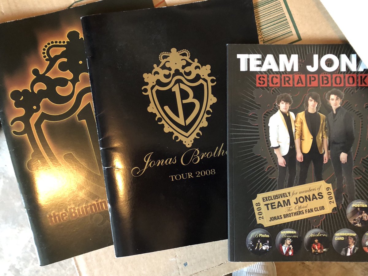 Lsolo3's tweet photo. @EmmaWest28 @cfly009 @Beccasolo Upon further investigation it’s not a kit, but still a JB scrapbook https://t.co/BeeU2yGHre