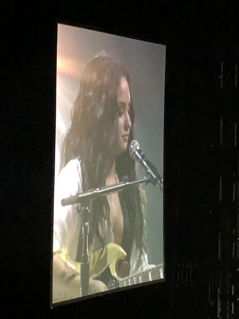 JuLiia_xx3's tweet photo. #TMYLMCologne #TMYLMTourCologne 

06-06-2018 https://t.co/WCFxKtTQeP