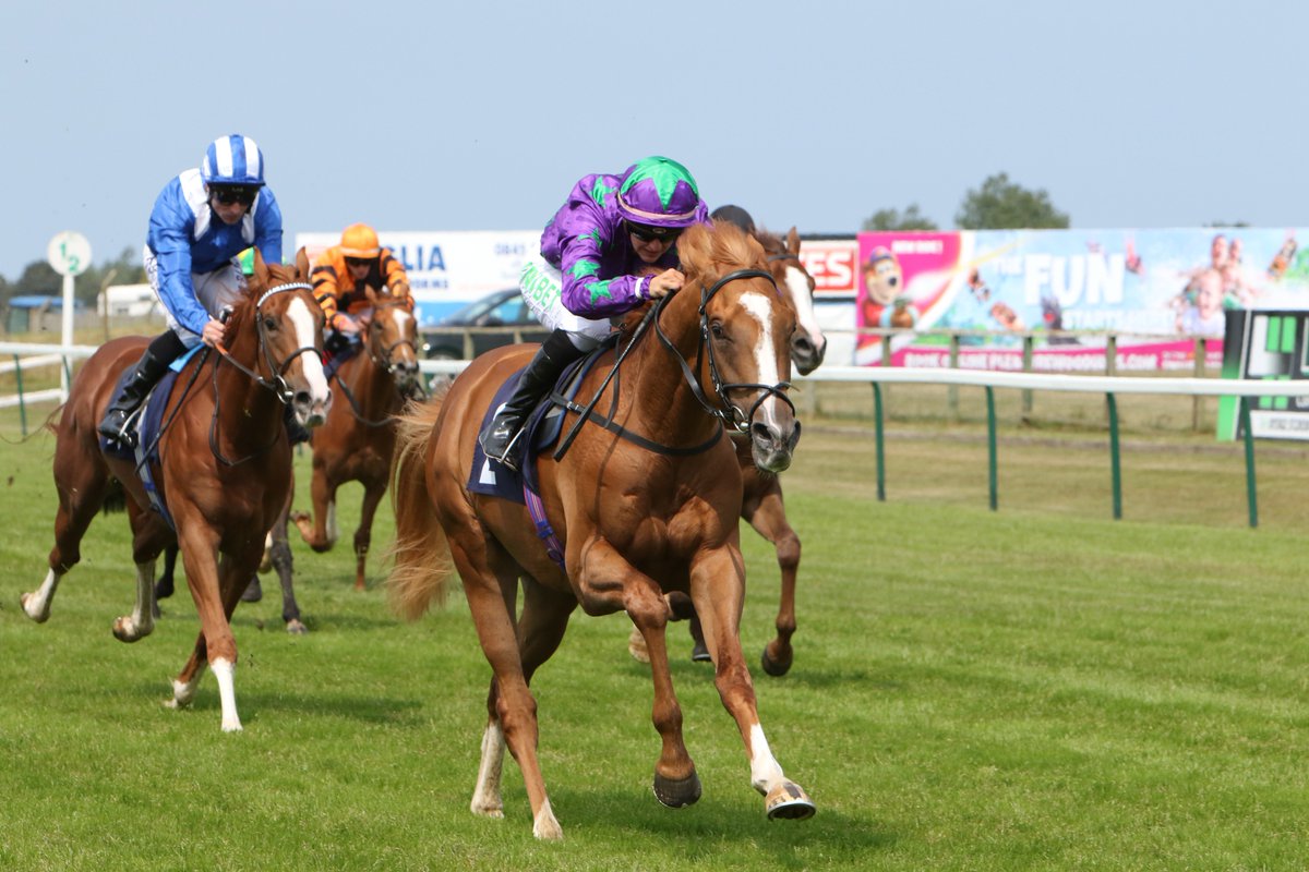 Here's the winners of the <a href="/GCGreatYarmouth/">Grosvenor Yarmouth</a> / <a href="/BritishEBF/">British EBF</a>  Stallions Novice Stakes today - BLONDE WARRIOR &amp; <a href="/josephinegordo/">josephine gordon</a> for trainer <a href="/hpalmerracing/">HUGO PALMER AT MANOR HOUSE STABLES</a>!

Congratulations! 🏇