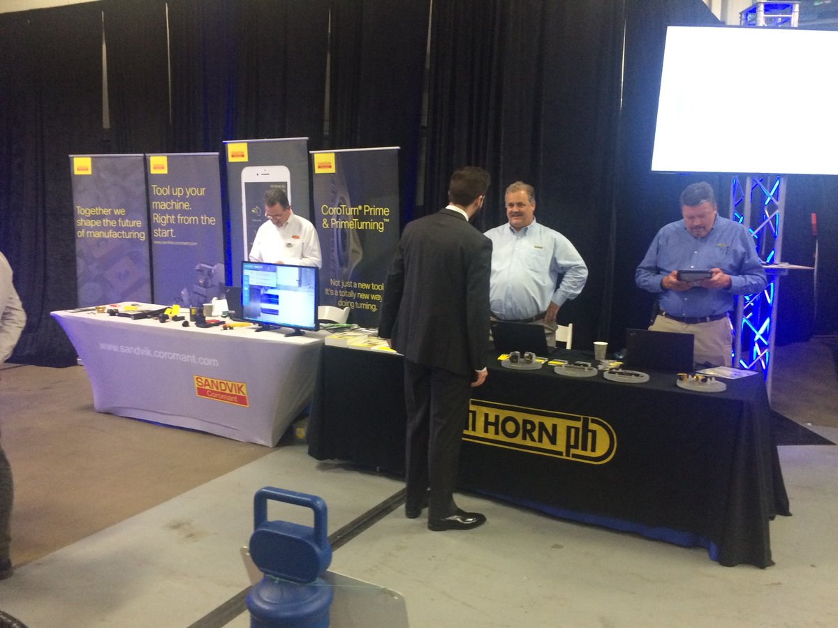 BernardandCo's tweet image. Suppliers @SandvikCoro_US and @hornusa at @EMAGGROUPUSA Technology Days! #FarmingtonHills #Michigan #TechnologyDays #Mfg #Manufacturing #Industrial