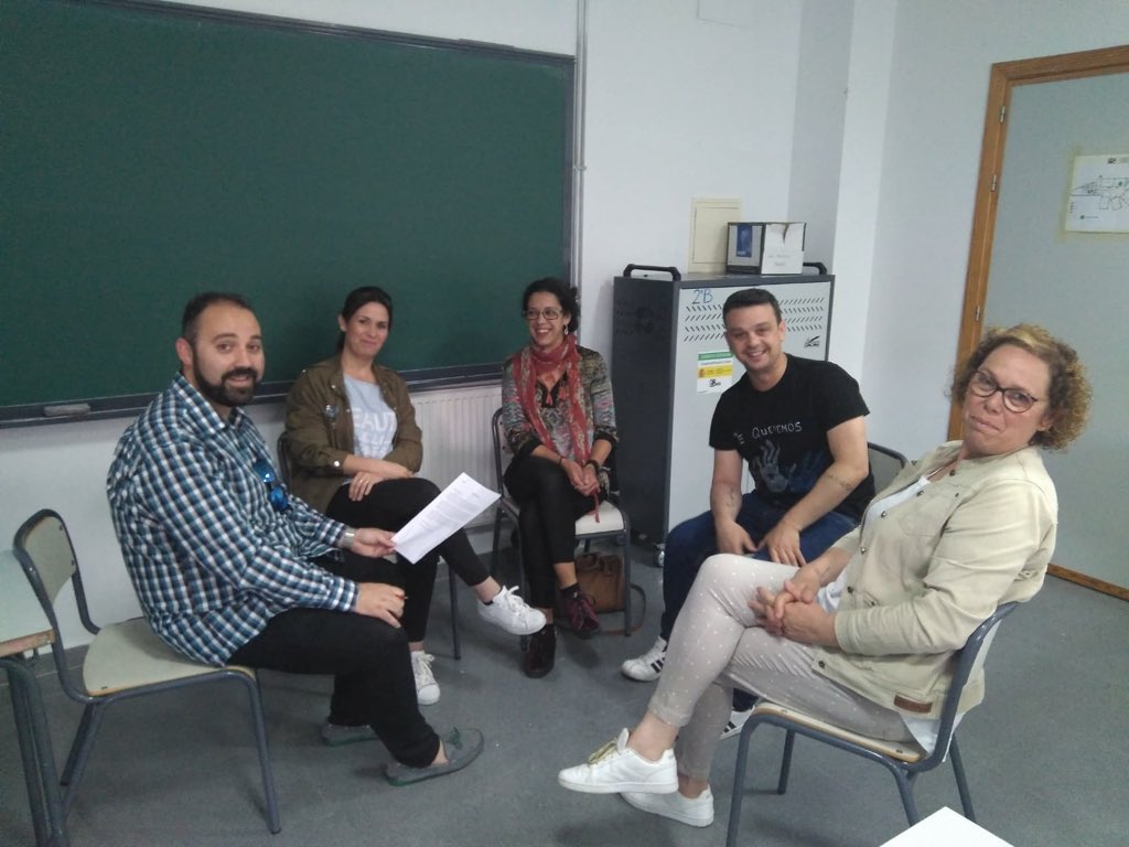 IESOViaDalmacia's tweet photo. Jornada Teórico-Práctica sobre el Acoso Escolar en el @IESOViaDalmacia dirigida a madres y padres de los centros educativos de Torrejoncillo. #CEIPBatalladePavía #StopBulying https://t.co/RXjSZoEz2W