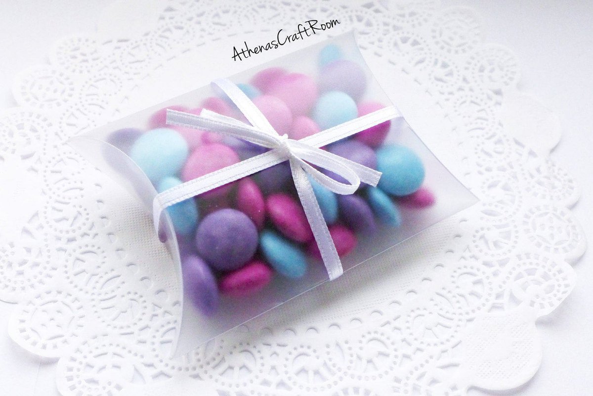 AthenasAtelier's tweet image. Clear Pillow Boxes for you party favors 💐😊🎉🌹🎁 #weddingfavors #favourboxes #clearpillowboxes etsy.me/2LvYt0Q