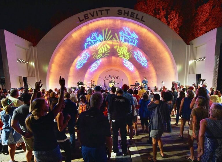Get yourself ready for a weekend full of FREE MUSIC at the Levitt Shell, as well as tons of other awesome activities going on this weekend around Bluff City! buff.ly/2M6DS4u #memphis #901 #bluffcity #bluffcitywkend