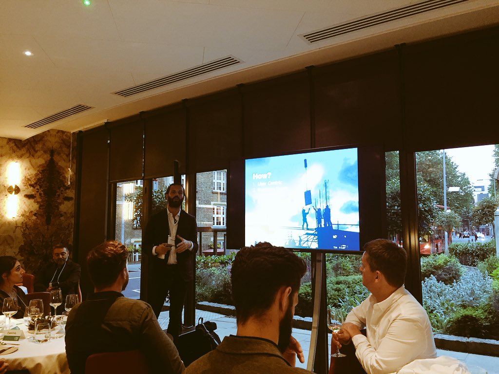 corradopaolucci's tweet photo. Delighted to meet @Yes_we_Tweet from @Expedia. Relevant #ContentMarketing strategy on the stage. #accountablecontent https://t.co/pSlIWMnFz7