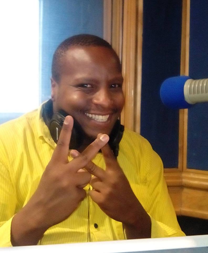 DruMuthure's tweet photo. #TheSizzleWithDru is on with your boy @DruMuthure on @Hot_96Kenya giving you hot hits from 80s, 90s, early 2000s.

Requests and S/os Lines 0722/0734 20 88 20..

18+

#DruGizani https://t.co/KdY3xQvame