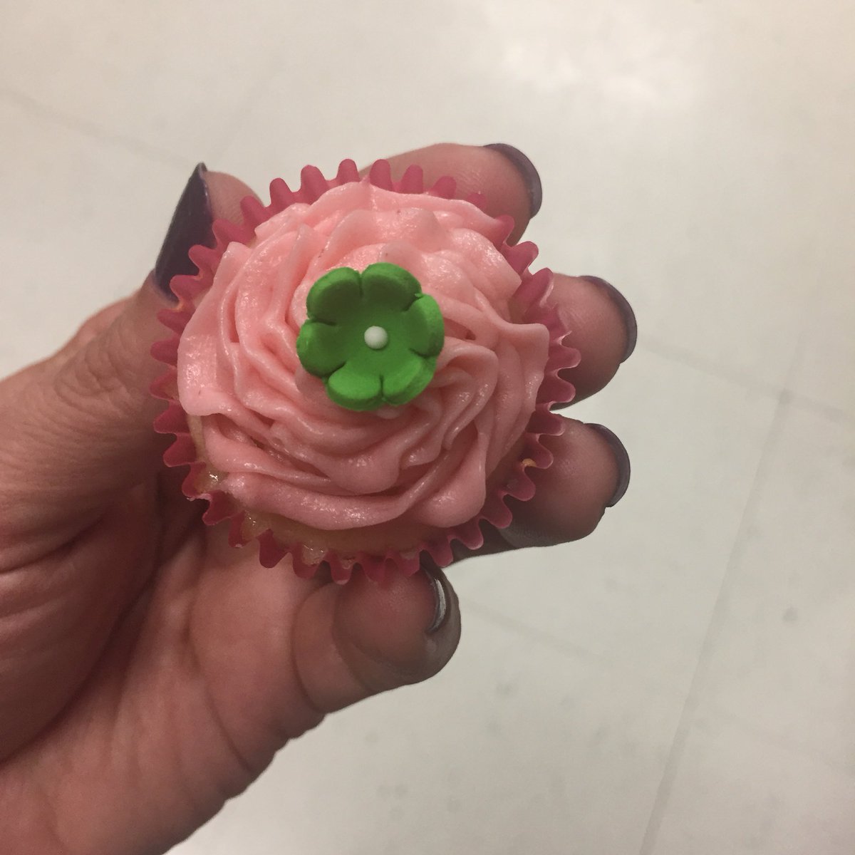 JLSMSFACS's tweet photo. Cupcake wars in 8th grade FACS. Congratulations students on great presentations and cupcakes! #JLSTeaches @ldacompton @JLS_ksmith @BethWinsor1 https://t.co/eQHOCjDgjz