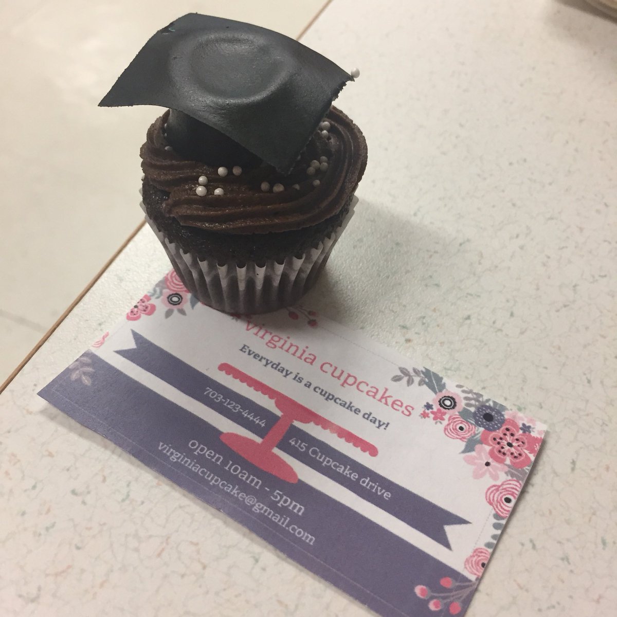 JLSMSFACS's tweet photo. Cupcake wars in 8th grade FACS. Congratulations students on great presentations and cupcakes! #JLSTeaches @ldacompton @JLS_ksmith @BethWinsor1 https://t.co/eQHOCjDgjz