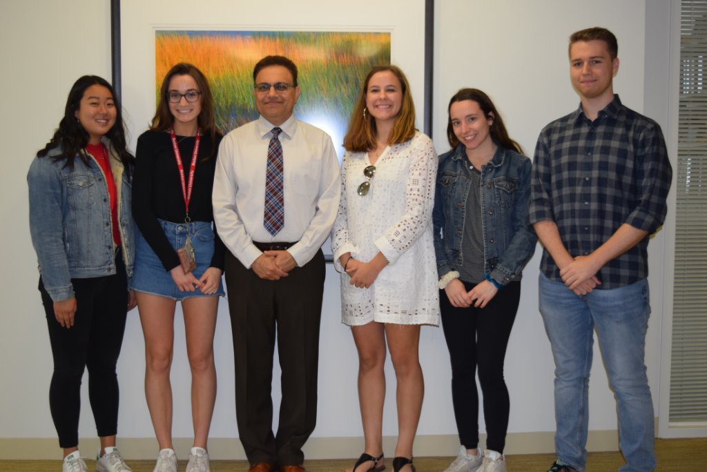 Prof_Upneja's tweet photo. Happy to welcome part of our incoming freshman class as they participate in Orientation this week -- welcome to SHA! #BUHospitality https://t.co/8lcY42vplp