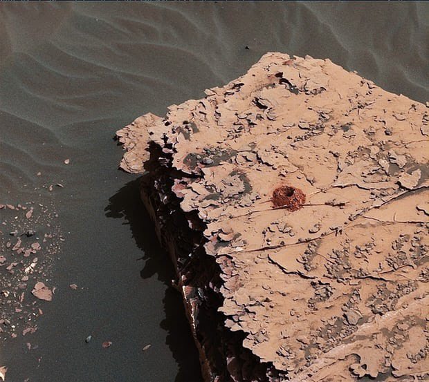 Teknosciences's tweet photo. La Nasa annonce avoir trouvé des molécules organiques sur Mars, vieilles de plusieurs milliards d’années
https://t.co/Ewug9anGC8 https://t.co/Pp3DDdIUWM